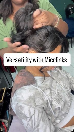 Monica Roquemore on Instagram: "What are you waiting on??? It’s 2026! Looks must be pain free and versatile! And you can get that with the Single Weft MicroLinks. I’ve worked hard at mastering this technique and it’s paying off big time! Bc this is the method the ladies always wanted and needed but didn’t know how to achieve it. But now it’s done! ✅ Link in Bio 📍Houston, Tx (Northside) #microlinks #microlinksweftextensions #fyp #houston #fypage"
