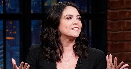 'SNL' Alum Cecily Strong Explains How Her Partner's Proposal Was Thwarted By A Text