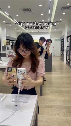 So excited… finally getting to use the iPhone 12 from my bro😛😛