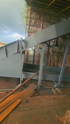 sluice box with hopper