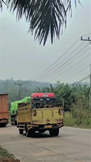 JJ KUMPULAN TRUK LINTAS
