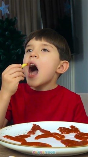 Edible Alphabet CHALLENGE! 🔤🍅 Write Letters with a French Fry "Pen"! #funforkids #shorts