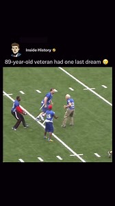 We’re loving Bryan Sperry’s smile as he sprints for a touchdown. 🏈⁠ ⁠ The 89-year-old former University of Kansas football player got some enthusiastic support from his teammates during an alumni scrimmage.⁠ ⁠ Great to see the camaraderie across generations! | Elysium Health