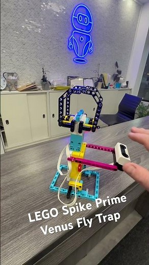Envision Robotics - LEGO Spike Prime Venus Fly Trap Robot
