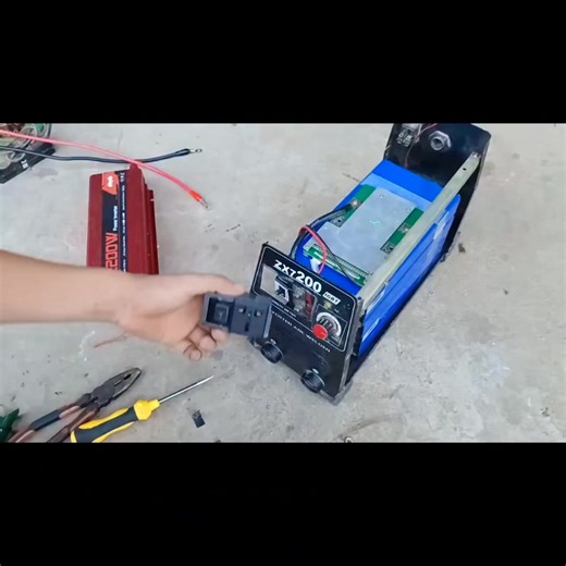 I Build free 2200Wh DIY solar generator - DIY Solar Generator for _150 #freeenergy #jenarator #generator #machine #creative | Akshi