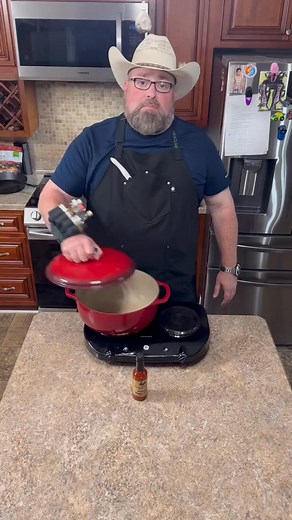 6.5K views · 96 reactions | The Best Chili Dog Sauce Ever ! #LearnOnTikTok #homemade #chilidog #sauce #cooking #fyp | Pimple Popper | Facebook