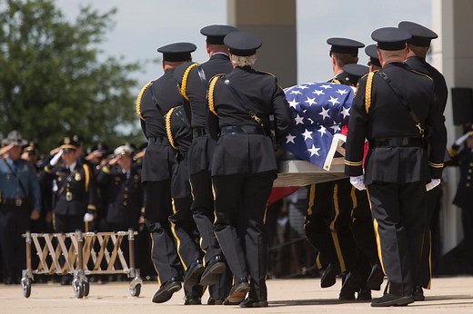 2016 was a deadly year for cops — and BLM may be to blame