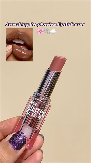 Soo glossy lipstick 🙊🤯 || Swiss beauty lipstick review|#beautyshorts #beautyfinds #lipstick #fypシ