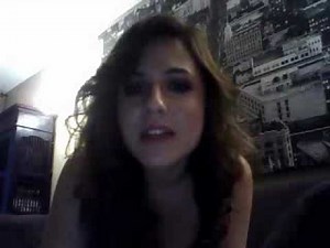Erin Sanders' first LIVE video chat! (clip)