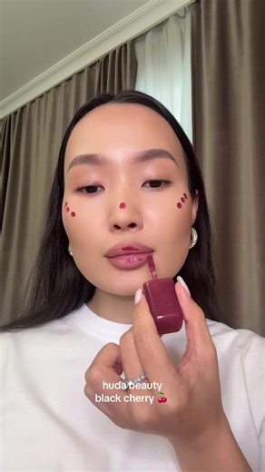 Berry Blushes: Huda Beauty Black Cherry Swatches