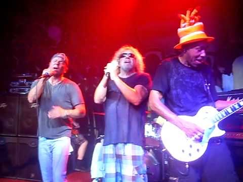 Sammy Hagar w/ Kenny Chesney I'll Fall in love again 2011