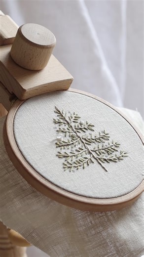 47K views · 12 reactions | Ever tried embroidery? Now's your chance! Join our FREE embroidery workshop and create this adorable Christmas Tree! This project is so simple and enjoyable, it's perfect for a fun crafting session with your kids. ✨ Simple steps ✨ Beginner-friendly guide ✨ Create heartwarming holiday memories Join now | Whynotstitching Academy | Facebook