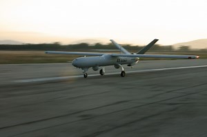 Dronele înarmate Hermes 450, tot mai aproape de a intra în dotarea MApN. Cât vor costa VIDEO