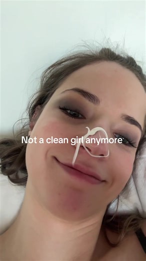 itskris.x (@itskris.x)’s video of clean girl filter
