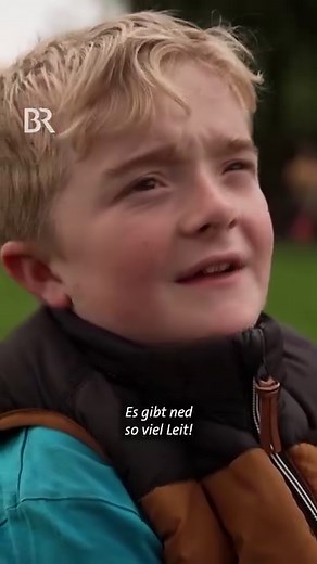 Sei wie Jonas (10) vom Voglhof in Niederbayern! Genieß die Ruhe, höre auf Deinen Körper und bereue nix! ▶️ Alle Folgen der neuen Staffel von "Lust aufs Land" seht ihr jetzt in der ARD Mediathek (Link siehe Bio) 📺 Im BR Fernsehen immer montags um 20.15 Uhr. #bayerischerrundfunk #brfernsehen #lustaufsland #landwirt #voglhof #niederbayern | BR - Bayerischer Rundfunk