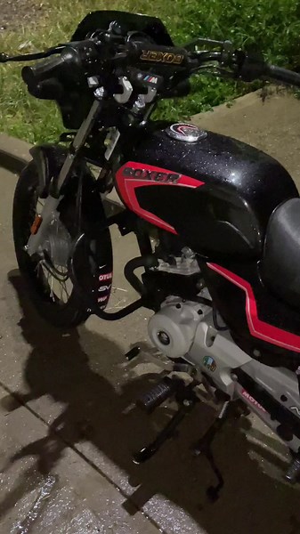 Escuchando un ruido extraño en mi moto Boxer