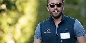 How to Remove That Goofy Corporate Logo from a Sweet Patagonia Fleece | Gear Patrol