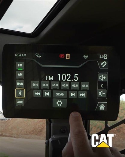 Push-to-Start & Touchscreen Monitor | Cat® Compact Track Loader Range