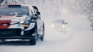 34K views · 1.9K reactions | 「スノードライブ❄️」 雪の中を駆け抜ける2台のヤリス...