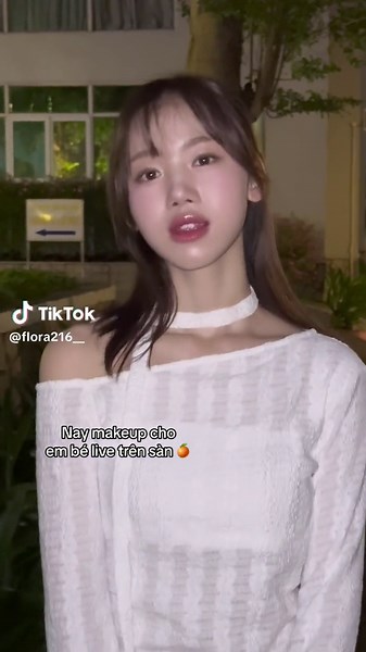 Light Summer Makeup Tutorial with Meichannnnn