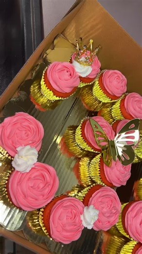 Number cupcake order #birthday #cupcake #pinkcupcakes #numbercake #butterfly