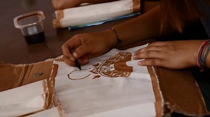10K views · 277 reactions | ¿Por qué es importante la enseñanza de artes tradicionales en la Escuela? Los docentes Teodoro Ramírez (Retablo), Honorio Bautista (Cerámica) y Wilma Maynas (Textiles Amazónicos) nos explican lo vital que es revalorizar la tradición artística nacional. | Escuela Nacional Superior Autónoma de Bellas Artes del Perú | Facebook