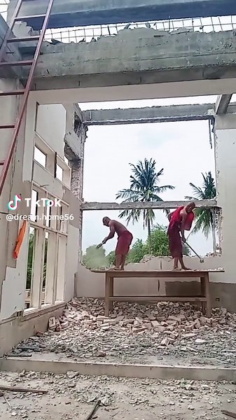 Shwe Dream သည် TikTok ပေါ်တွင် ရှိသည်