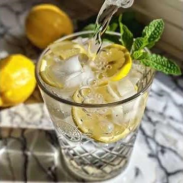 Refreshing Ice Hack Drink Pour – Cool Weight Loss Recipe Idea