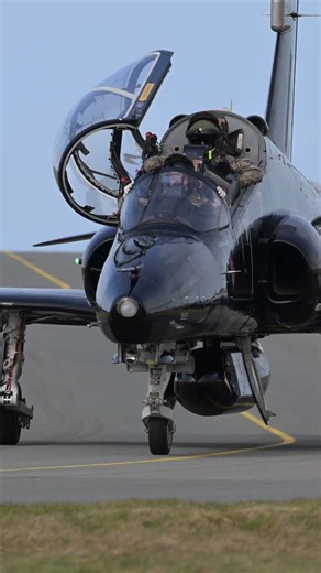Royal Air Force Hawk T.2 on the taxi