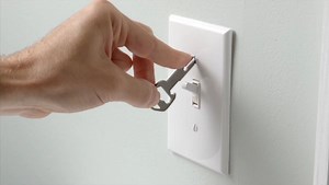 MyKee: An 18-in-1 multi-tool the size of a key.