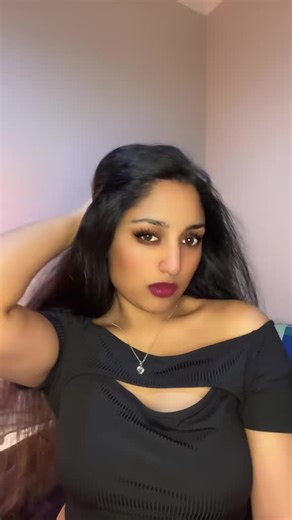Confident Actress Shows Self-Sufficiency
