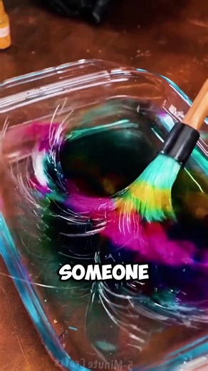 Olaf just wandering off at Disneyland Paris at the New World of Frozen coming next March! Beyond cute #disneyland #WorldOfFrozen #frozen #disneyadventureworld #disneylandparis