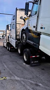 Pulling 6 Trucks with 2 Wreckers. Miami to Tampa! #towing #towtruck #towlife #heavydutytowing | Alfredo Towing