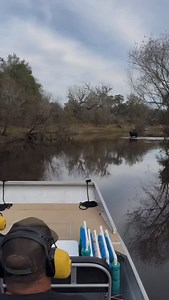 Peace River moments you don’t plan for… airboat idling, a cow crossing the river, and Florida doing what Florida does. 🌾🌊 Out here, wild and working land blend together — and some of that tension found its way into a song. #PeaceRiver #FloridaLife #RiverLife #FloridaOutdoors #NewMusicComing 📍 Peace River, Florida | Fossil Junkies