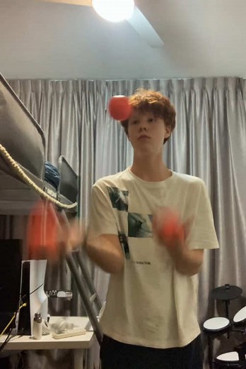 Mills Mess Juggling Tutorial 🤹‍♂️🤹‍♂️🤹‍♂️ #fyp #juggling #viral #tutorial #chill #juggle