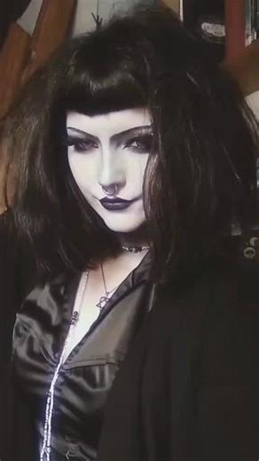 Influencing Gothic Aesthetics: Purple Contacts Review