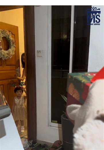 Santa Come Surprise For Kids