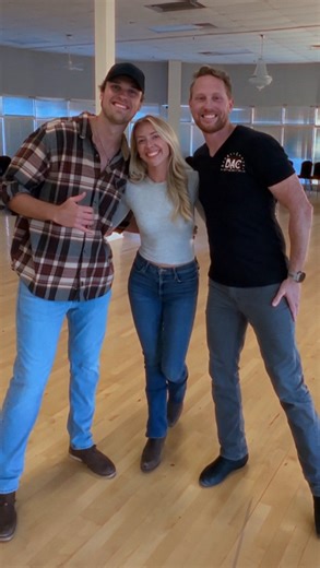 Riley Lemon on Instagram: "Week 1 of Learning How To Country Swing Dance In Nashville…🤠 (Instructor: @fallin4dancing) #nashville #countryswing #countryswingdance"
