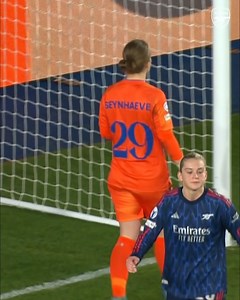 In control 💪 Enjoy the highlights from tonight’s 3-0 victory over OH Leuven, Gooners 📺 Watch the UWCL 👉 https://arsn.al/cjEMz0e | Arsenal Women