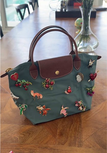 DIY Longchamp Bag: Add Adorable Brooches!