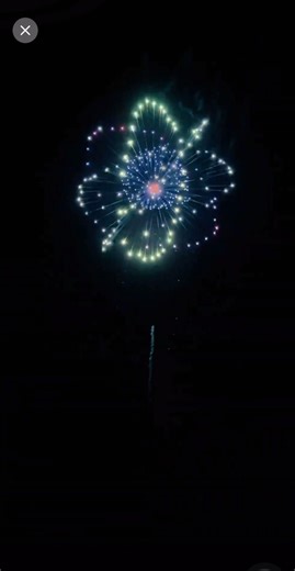 Colorful madness in the sky 🌈🎆