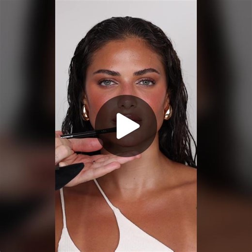 Dewy & Glossy Makeup Look: Hiba Youssef Tutorial