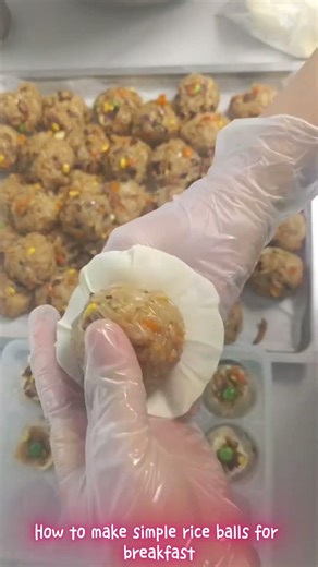 How to make simple rice balls for breakfast