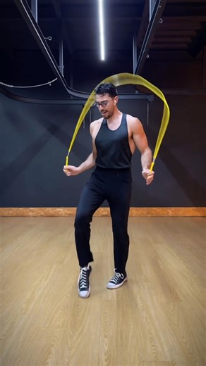 🥊 Round 1: Heel-Toe-Heel on a precision front toe This boxer footwork routine starts: 1. Heel on straight extended leg 2. Toe, (forward) with a slight bent at the knee, for precise & accurate movements 3. Heel again, fully extended 🔀 SWITCH jump >> other side from Heel to Heel Repeat & enjoy with high speed precision. ~ Coach AG - 💫 Rope I use by @timelessjump Thunderbolt Beaded Yellow #betheflow . #jumprope #skipping #boxing #skippingrope #boxer #footwork #footworkdrills #jumpropeworkout | A