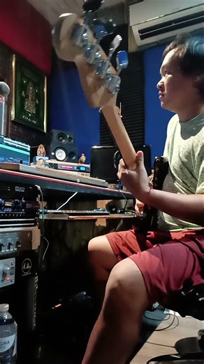 แบบว่าหย่าว Slep Bass ใส่พิณ