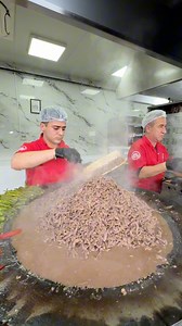 #reklam Şu lezzeti yemek için gurbetçiler izin kullanıyorlar. Bizim köfteci Ankara. | Tadım Notları