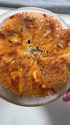 SBS Food on Instagram: "@smokeystevenson has perfected this fool-proof recipe so well it can be made by anyone from apprentice to head chef and come out perfect every time. 🥟 Click the link in our bio for the full recipe. #dumpling #crispy #nofail"