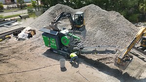 EvoQuip Bison 120 turning excess ballast stone into sellable 1.5” minus. This jaw crusher is compact, simple and easy to move. Making it a desirable machine for anybody operating in a tight space or on short jobs. #evoquip #powerscreen #terex #jawcrusher #impactcrusher #conecrusher #crusher #screener #crushing #screening #crushingandscreening #concrete #concretedemolition #aggregates #concretedemo #recycling #ballaststone #ballastrock #57stone #quarry #mine #mining #sandandgravel #powerscreenoff