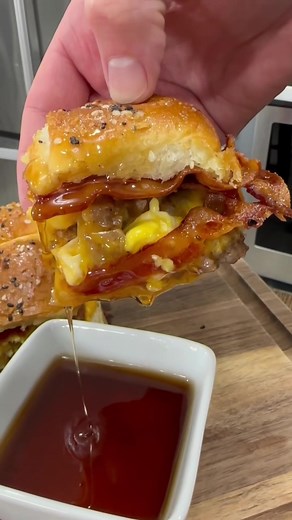 Easy Breakfast Sliders with Kings Hawaiian Rolls