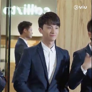 ใครหล่อที่สุด 😍😍 🎬 #ดูพากย์ไทยฟรี ซีรีส์จีนเรื่อง Love O2O (ยิ้มนี้โลกละลาย) EP.27 ที่ Viu >> https://bit.ly/3V6vxAu 📍 ตอนใหม่ ทุกวันพุธ - พฤหัสบดี เวลา 8.30 น. #เวยเวย #ยิ้มนี้โลกละลาย #หยางหยาง #Viuอ่านว่าวิว #ดูซีรีส์จีนที่Viu | Viu Thailand